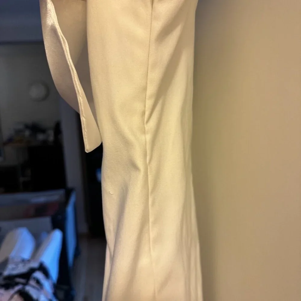 White Mini Bridal Dress with Oversized Satin Bow - Picture 2 of 6